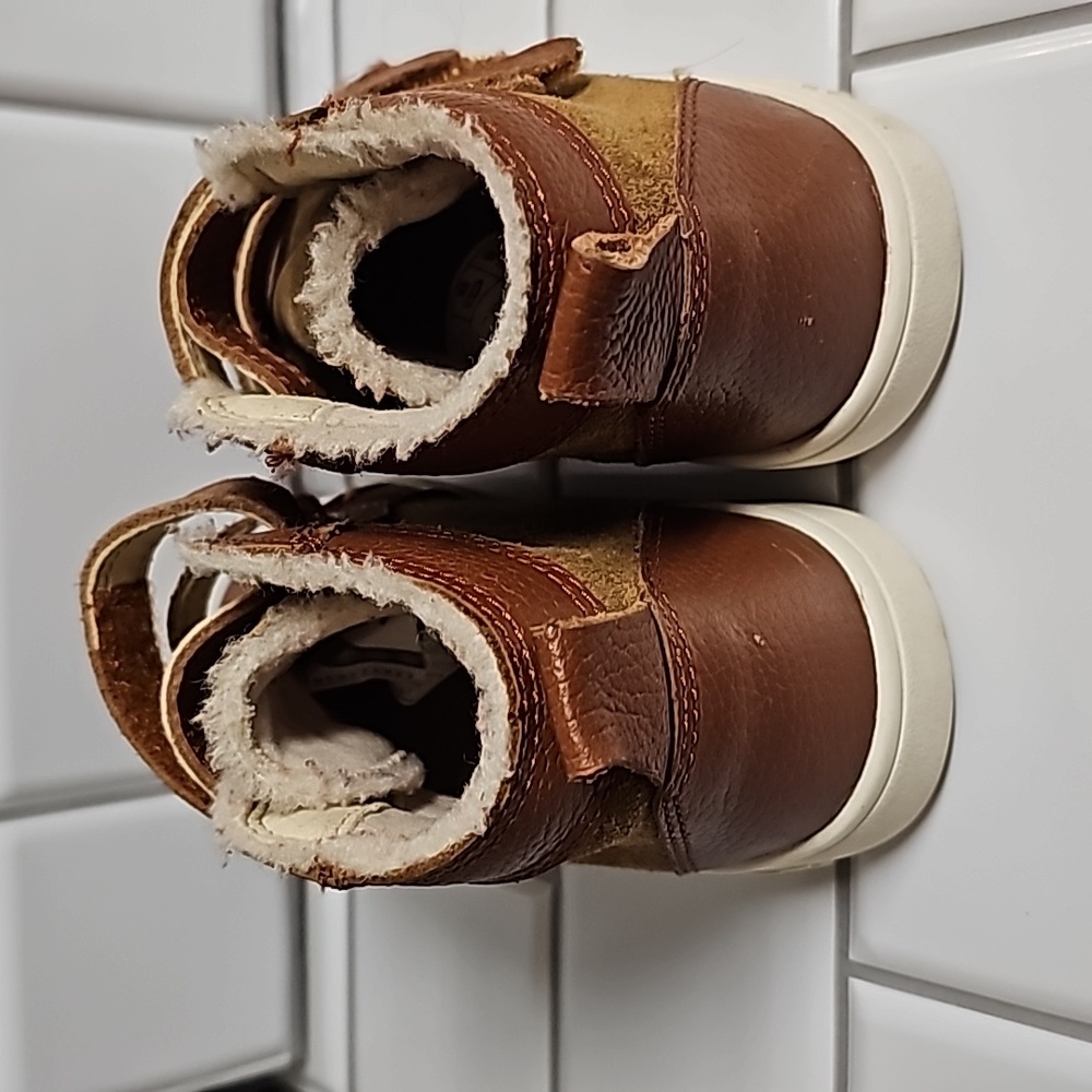 UGG Kids Rennon II - Picture 5 of 9